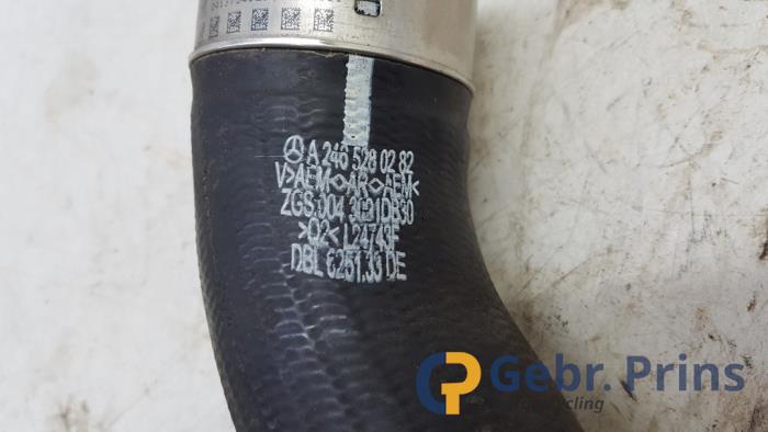 Gebruikte Intercooler Slang Mercedes A (W176) 1.6 A-180 16V Prijs € 30,00 Margeregeling aangeboden door Autorec. Gebr. Prins b.v.