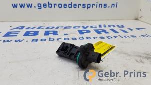 Gebruikte Luchtmassameter Opel Astra J (PC6/PD6/PE6/PF6) 1.4 Turbo 16V Prijs € 25,00 Margeregeling aangeboden door Autorec. Gebr. Prins b.v.