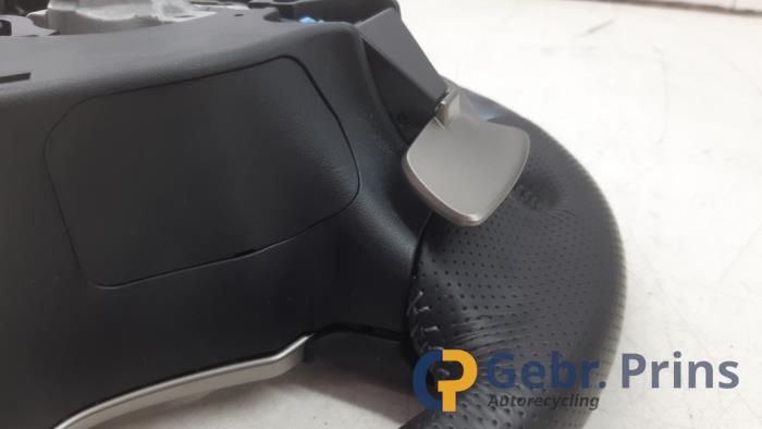 Stuurwiel van een Lexus IS (E3) 300h 2.5 16V 2020