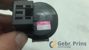 Gebruikte Solenoid bediening vering Lexus IS (E3) 300h 2.5 16V Prijs € 25,00 Margeregeling aangeboden door Autorec. Gebr. Prins b.v.