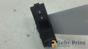 Gebruikte Raam schakelaar elektrisch Lexus IS (E3) 300h 2.5 16V Prijs € 25,00 Margeregeling aangeboden door Autorec. Gebr. Prins b.v.