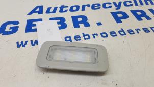 Gebruikte Binnenverlichting achter Volkswagen Transporter T6 2.0 TDI 150 Prijs € 20,00 Margeregeling aangeboden door Autorec. Gebr. Prins b.v.
