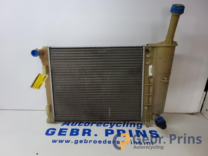 Gebruikte Radiateur Fiat 500 (312) 1.2 Prijs € 50,00 Margeregeling aangeboden door Autorec. Gebr. Prins b.v.