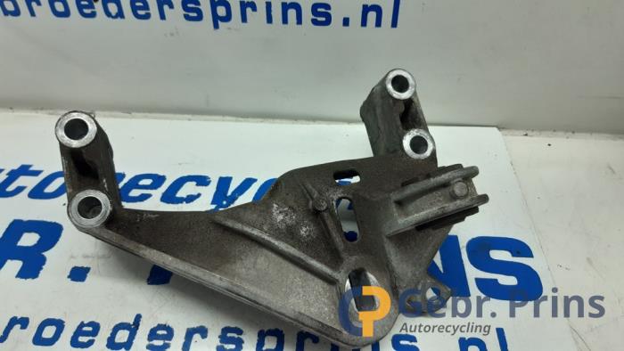Gebruikte Motorsteun BMW Mini (R50/53) 1.6 16V One Prijs € 25,00 Margeregeling aangeboden door Autorec. Gebr. Prins b.v.