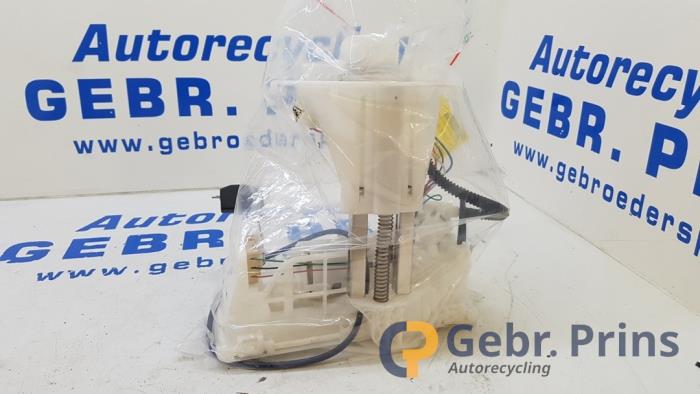 Gebruikte Tank element Pomp Toyota RAV4 (A5) 2.5 Hybrid 16V AWD Prijs € 100,00 Margeregeling aangeboden door Autorec. Gebr. Prins b.v.