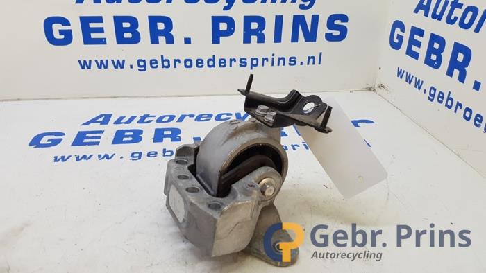 Gebruikte Motorrubber Toyota RAV4 (A5) 2.5 Hybrid 16V AWD Prijs € 30,00 Margeregeling aangeboden door Autorec. Gebr. Prins b.v.