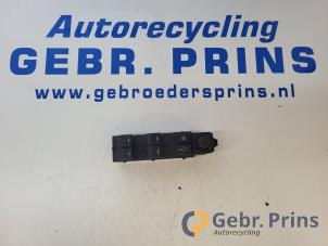 Gebruikte Ruit schakelaar elektrisch Mazda CX-5 II (KF) 2.0 SkyActiv-G 165 16V 2WD Prijs € 50,00 Margeregeling aangeboden door Autorec. Gebr. Prins b.v.