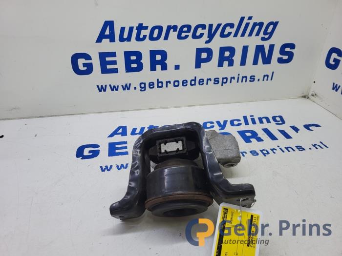 Gebruikte Motorsteun Nissan Juke (F15) 1.2 DIG-T 16V Prijs € 25,00 Margeregeling aangeboden door Autorec. Gebr. Prins b.v.