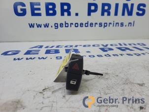 Gebruikte Gevarenlicht Schakelaar BMW 5 serie Touring (E61) 530d 24V Prijs € 10,00 Margeregeling aangeboden door Autorec. Gebr. Prins b.v.