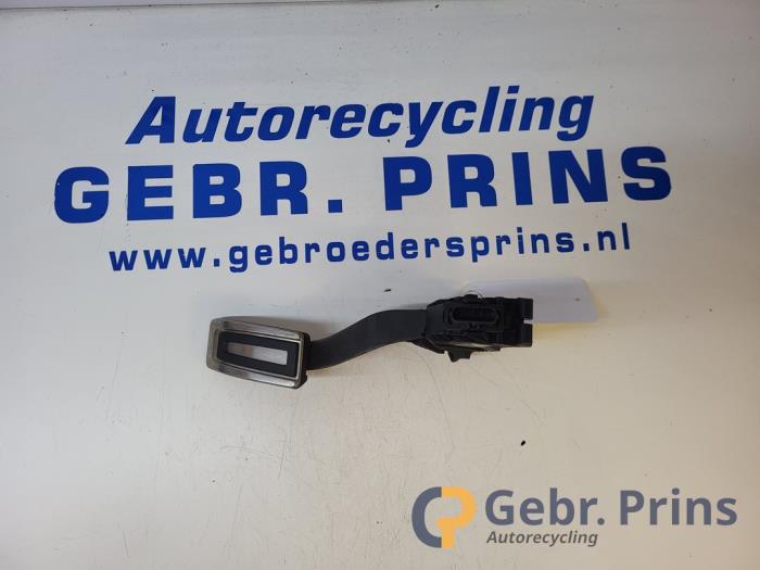 Gebruikte Gaspedaal Volkswagen Golf VIII (CD1) 1.5 eTSI 16V Prijs € 25,00 Margeregeling aangeboden door Autorec. Gebr. Prins b.v.