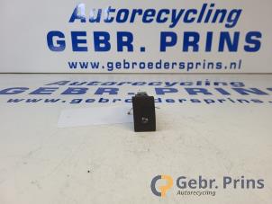 Gebruikte PDC Schakelaar Kia Venga 1.4 CVVT 16V Prijs € 10,00 Margeregeling aangeboden door Autorec. Gebr. Prins b.v.