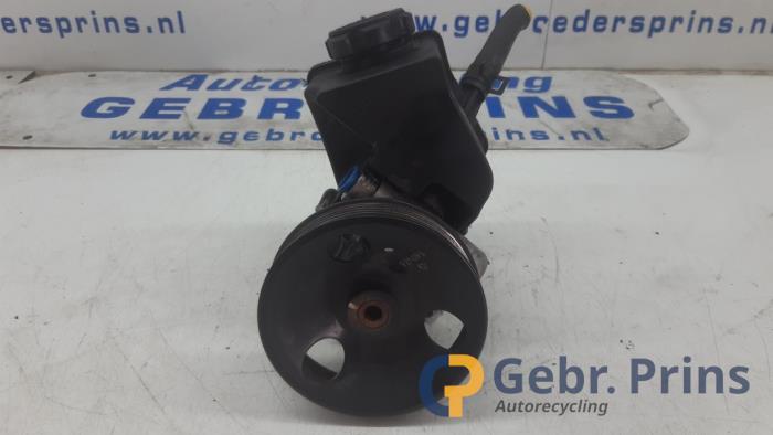 Gebruikte Servopomp Ssang Yong Rexton W 2.2 RX 220 E-XDI 16V 2WD Prijs € 100,00 Margeregeling aangeboden door Autorec. Gebr. Prins b.v.