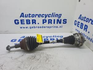 Gebruikte Aandrijfas links-voor Volkswagen Golf VIII (CD1) 1.5 eTSI 16V Prijs € 150,00 Margeregeling aangeboden door Autorec. Gebr. Prins b.v.