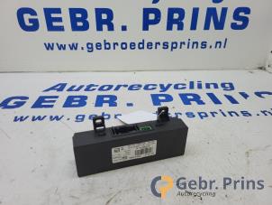 Gebruikte Module Telefoon Peugeot 2008 (CU) 1.2 12V e-THP PureTech 110 Prijs € 50,00 Margeregeling aangeboden door Autorec. Gebr. Prins b.v.