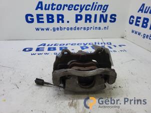 Gebruikte Remklauw (Tang) links-voor Citroen Nemo (AA) 1.4 HDi 70 Prijs € 25,00 Margeregeling aangeboden door Autorec. Gebr. Prins b.v.