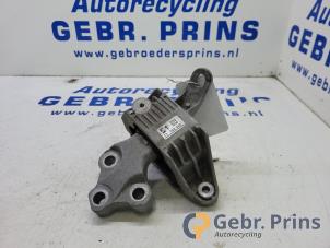 Gebruikte Motorsteun Opel Astra J Sports Tourer (PD8/PE8/PF8) 1.4 Turbo 16V Prijs € 25,00 Margeregeling aangeboden door Autorec. Gebr. Prins b.v.