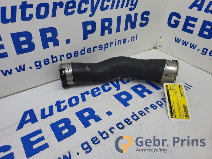 Gebruikte Intercooler Slang BMW 3 serie (F30) 320d 2.0 16V EfficientDynamicsEdition Prijs € 25,00 Margeregeling aangeboden door Autorec. Gebr. Prins b.v.
