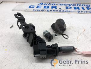 Gebruikte Kontaktslot + Sleutel Fiat Punto Evo (199) 1.3 JTD Multijet 85 16V Euro 5 Prijs € 25,00 Margeregeling aangeboden door Autorec. Gebr. Prins b.v.