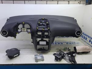 Gebruikte Airbag set + dashboard Opel Corsa D 1.4 16V Twinport Prijs € 250,00 Margeregeling aangeboden door Autorec. Gebr. Prins b.v.