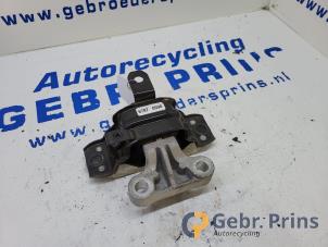 Gebruikte Motorrubber Opel Karl 1.0 12V Prijs € 25,00 Margeregeling aangeboden door Autorec. Gebr. Prins b.v.