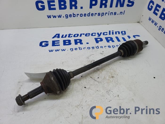 Gebruikte Steekas links-voor Volkswagen Up! (121) 1.0 12V 75 Prijs € 35,00 Margeregeling aangeboden door Autorec. Gebr. Prins b.v.