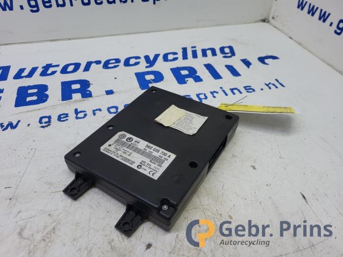 Gebruikte Module Telefoon Volkswagen Polo V (6R) 1.2 TDI 12V BlueMotion Prijs € 125,00 Margeregeling aangeboden door Autorec. Gebr. Prins b.v.
