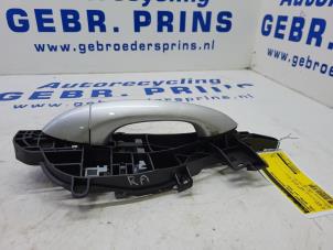 Gebruikte Deurgreep 4Deurs rechts-achter Opel Astra K 1.2 Turbo 12V Prijs € 27,50 Margeregeling aangeboden door Autorec. Gebr. Prins b.v.