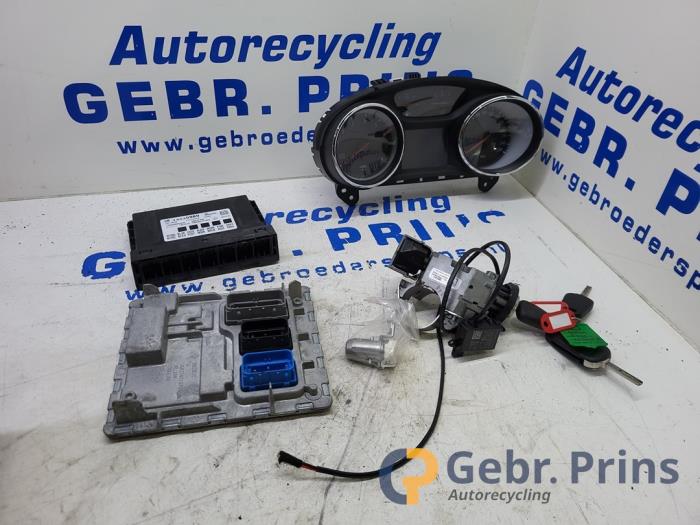 Gebruikte Kontaktslot + computer Opel Astra K 1.2 Turbo 12V Prijs € 300,00 Margeregeling aangeboden door Autorec. Gebr. Prins b.v.