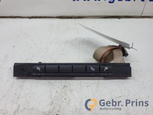 Gebruikte Stoelverwarmings Schakelaar BMW 1 serie (E87/87N) 118d 16V Prijs € 20,00 Margeregeling aangeboden door Autorec. Gebr. Prins b.v.