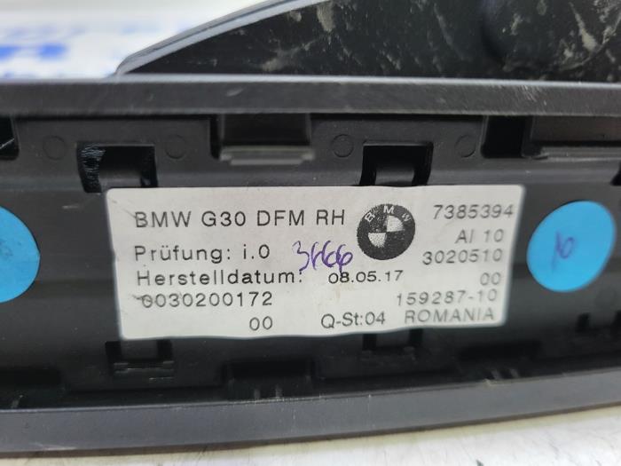 Rolgordijn achter van een BMW 5 serie (G30) 523d 2.0 TwinPower Turbo 16V 2017