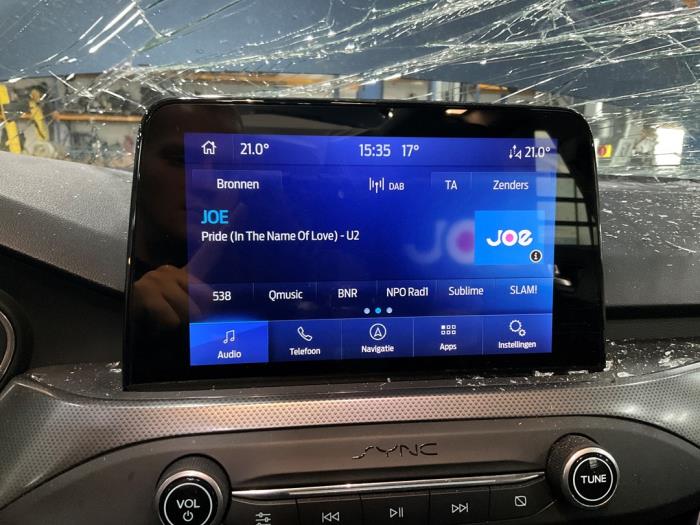 Navigatie Display van een Ford Focus 4 Wagon 1.0 Ti-VCT EcoBoost 12V 125 2019