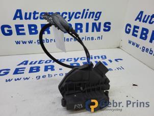 Gebruikte Slotmechaniek Portier 2Deurs rechts Ford Fiesta 6 (JA8) 1.25 16V Prijs € 15,00 Margeregeling aangeboden door Autorec. Gebr. Prins b.v.