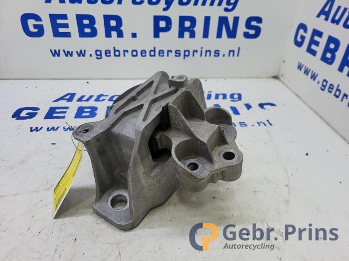 Gebruikte Motorsteun Ford Focus 4 Wagon 1.0 Ti-VCT EcoBoost 12V 125 Prijs € 40,00 Margeregeling aangeboden door Autorec. Gebr. Prins b.v.