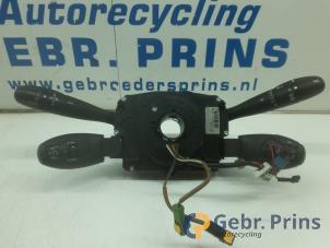 Gebruikte Stuurkolomschakelaar Peugeot 207/207+ (WA/WC/WM) 1.4 16V VTi Prijs € 35,00 Margeregeling aangeboden door Autorec. Gebr. Prins b.v.