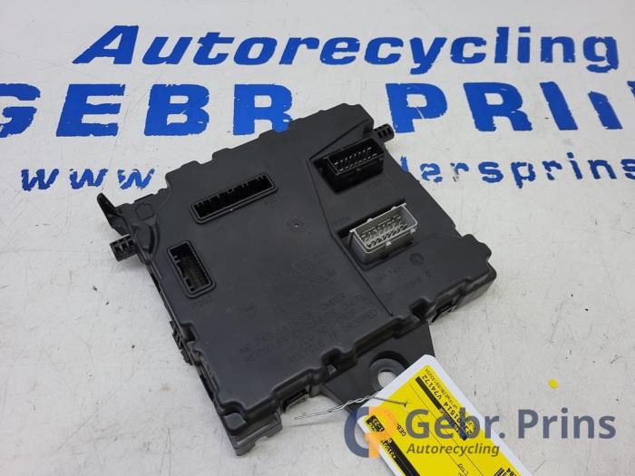 Gebruikte Bodycontrol Module Renault Kangoo Express (FW) ZE Prijs € 60,50 Inclusief btw aangeboden door Autorec. Gebr. Prins b.v.