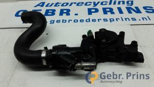 Gebruikte Thermostaathuis Peugeot 206+ (2L/M) 1.4 XS Prijs € 20,00 Margeregeling aangeboden door Autorec. Gebr. Prins b.v.