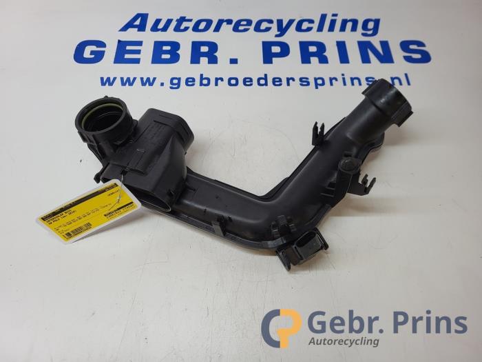 Gebruikte Intercooler Buis Volkswagen Polo VI (AW1) 1.0 TSI 12V Prijs € 40,00 Margeregeling aangeboden door Autorec. Gebr. Prins b.v.