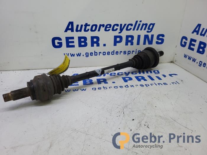 Gebruikte Aandrijfas links-achter BMW 5 serie (F10) 525d xDrive 16V Prijs € 75,00 Margeregeling aangeboden door Autorec. Gebr. Prins b.v.
