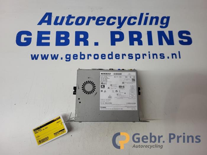 Gebruikte Radio module Renault Clio V (RJAB) 1.0 TCe 90 12V Prijs € 350,00 Margeregeling aangeboden door Autorec. Gebr. Prins b.v.