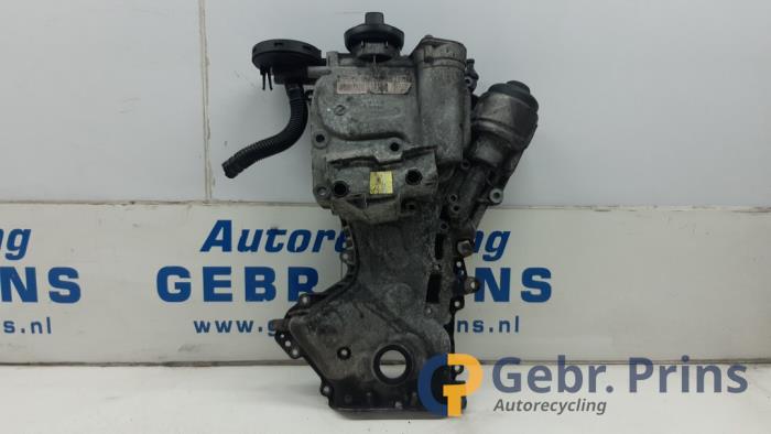 Gebruikte Distributiedeksel Volkswagen Golf V (1K1) 1.6 FSI 16V Prijs € 40,00 Margeregeling aangeboden door Autorec. Gebr. Prins b.v.