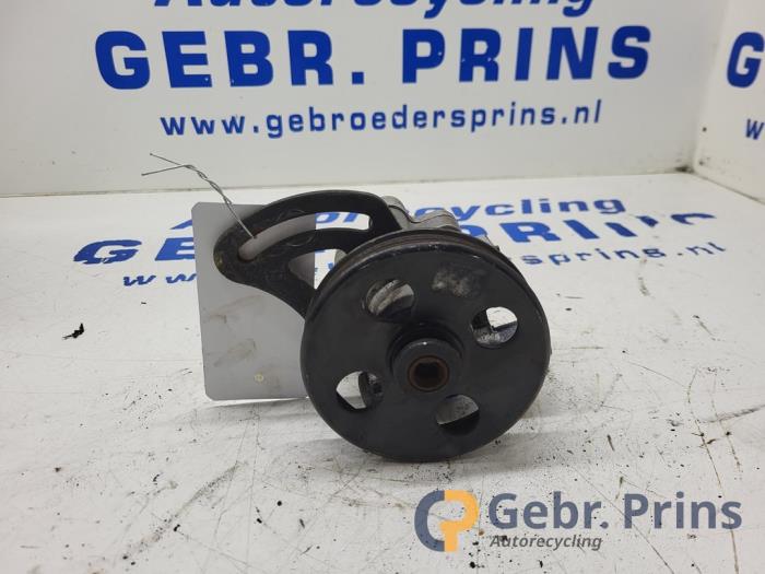 Gebruikte Servopomp Chevrolet Spark (M300) 1.0 16V Bifuel Prijs € 40,00 Margeregeling aangeboden door Autorec. Gebr. Prins b.v.