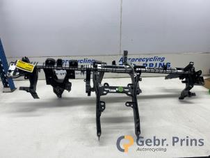 Gebruikte Dashboard Balk Tesla Model Y (5YJY) RWD Prijs € 200,00 Margeregeling aangeboden door Autorec. Gebr. Prins b.v.