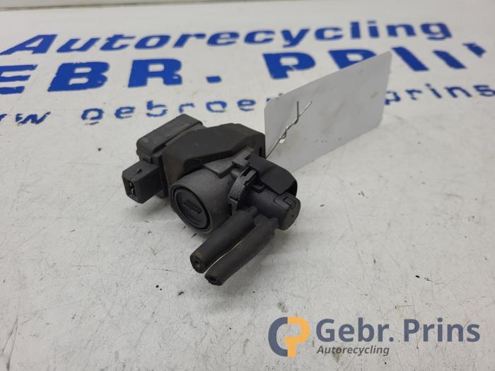 Gebruikte Turbodrukregelaar Renault Twingo II (CN) 1.5 dCi 90 FAP Prijs € 30,00 Margeregeling aangeboden door Autorec. Gebr. Prins b.v.