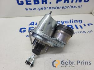 Gebruikte Rembooster Tesla Model Y (5YJY) RWD Prijs € 200,00 Margeregeling aangeboden door Autorec. Gebr. Prins b.v.