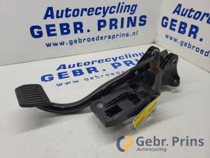 Gebruikte Rempedaal Tesla Model Y (5YJY) RWD Prijs € 75,00 Margeregeling aangeboden door Autorec. Gebr. Prins b.v.