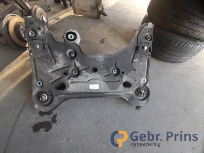Gebruikte Subframe Opel Vivaro 1.6 CDTI BiTurbo 120 Prijs € 151,25 Inclusief btw aangeboden door Autorec. Gebr. Prins b.v.