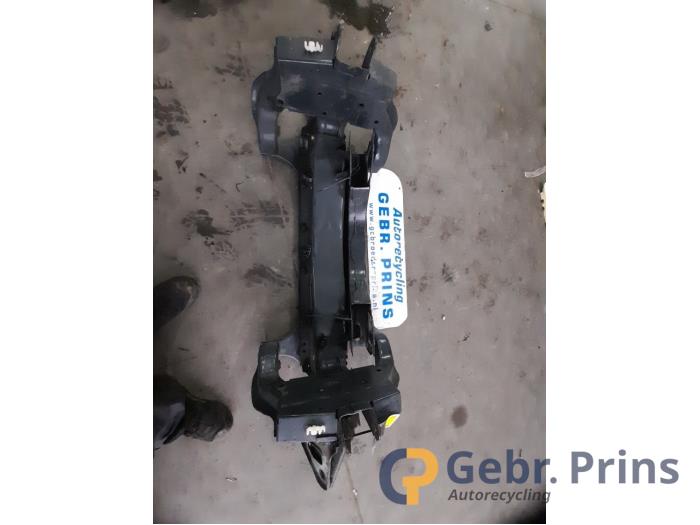 Gebruikte Subframe Iveco New Daily VI 35C18,35S18,40C18,50C18,60C18,65C18,70C18 Prijs € 423,50 Inclusief btw aangeboden door Autorec. Gebr. Prins b.v.