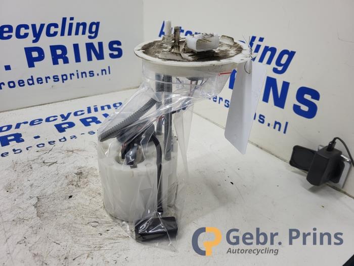 Gebruikte Tank element Pomp Opel Astra K Sports Tourer 1.0 Turbo 12V Prijs € 50,00 Margeregeling aangeboden door Autorec. Gebr. Prins b.v.