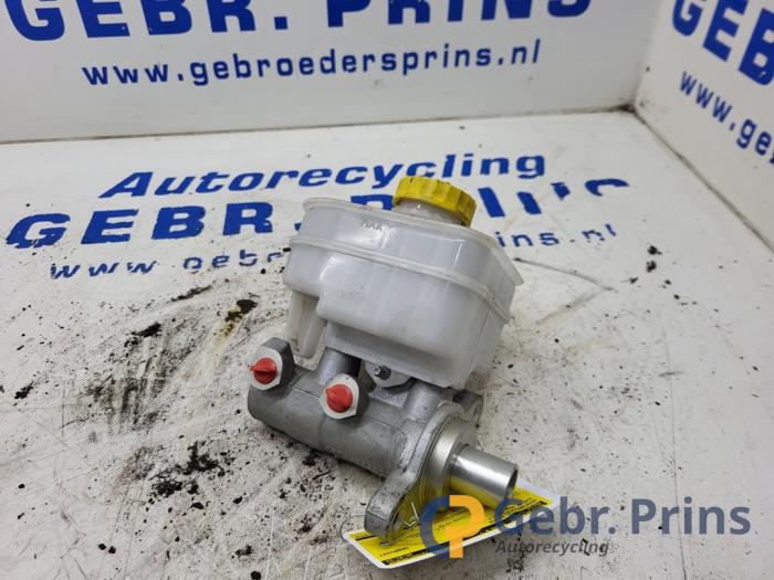 Gebruikte Hoofdremcilinder Iveco New Daily VI 35C18,35S18,40C18,50C18,60C18,65C18,70C18 Prijs € 90,75 Inclusief btw aangeboden door Autorec. Gebr. Prins b.v.