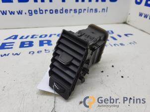 Gebruikte Luchtrooster Dashboard Opel Astra K Sports Tourer 1.0 Turbo 12V Prijs € 20,00 Margeregeling aangeboden door Autorec. Gebr. Prins b.v.